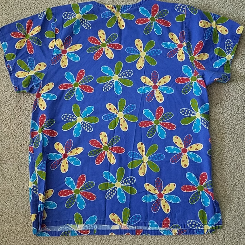 Scrub Top - Picture 3 of 3